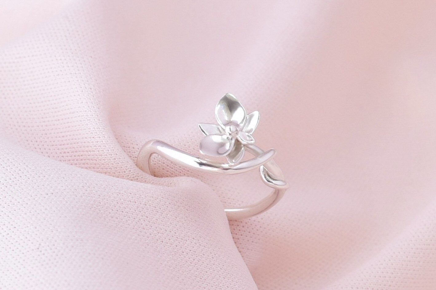 Entwined Mini Orchid Ring