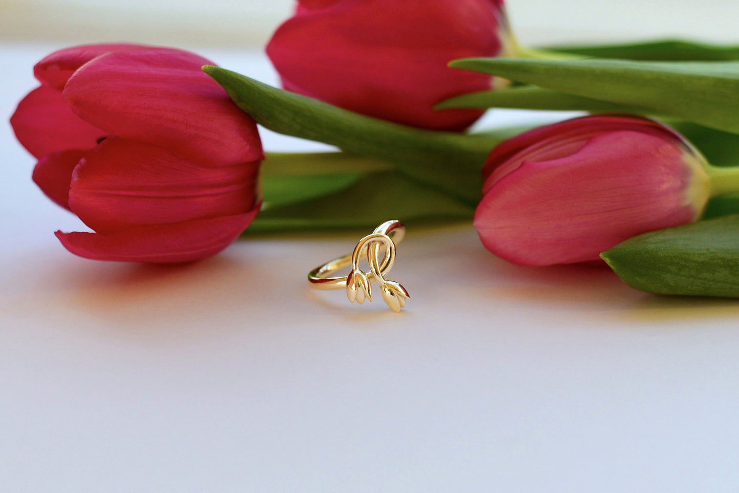Amor Tulip Ring - Gold