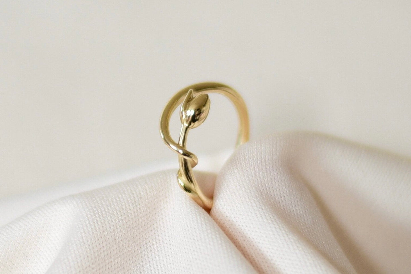 Entwined Tulip Ring - Gold