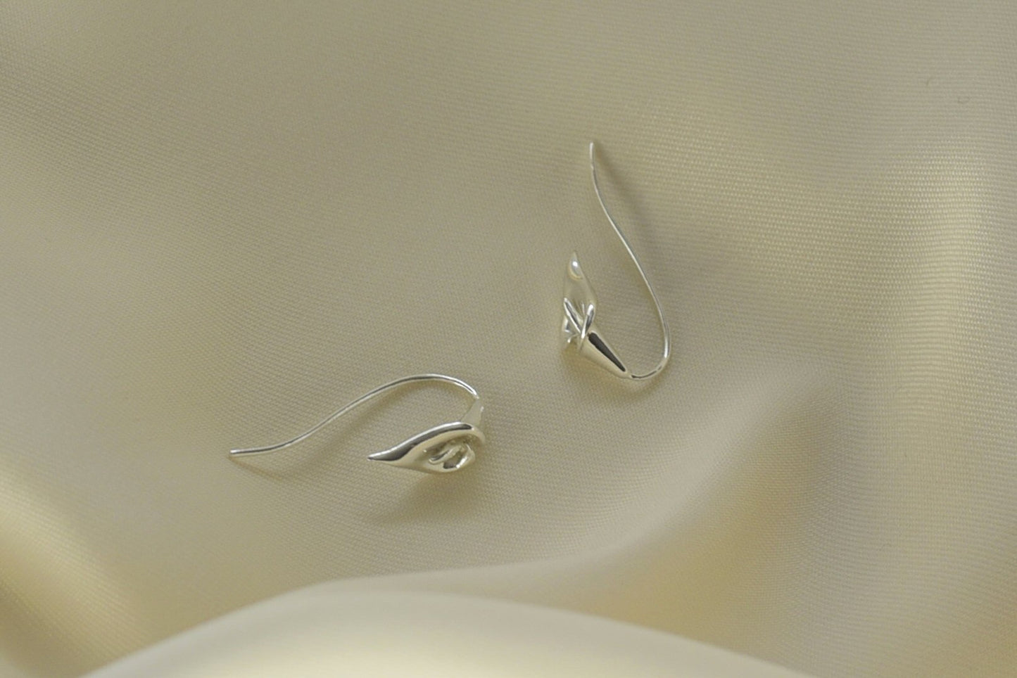 Mini Lily Earrings