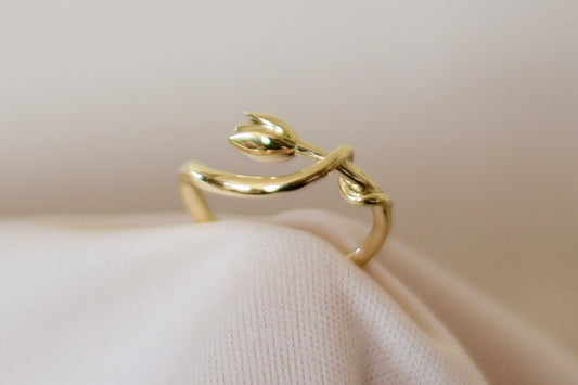Handmade tulip ring in 9K gold, sculptural entwined art nouveau inspired design