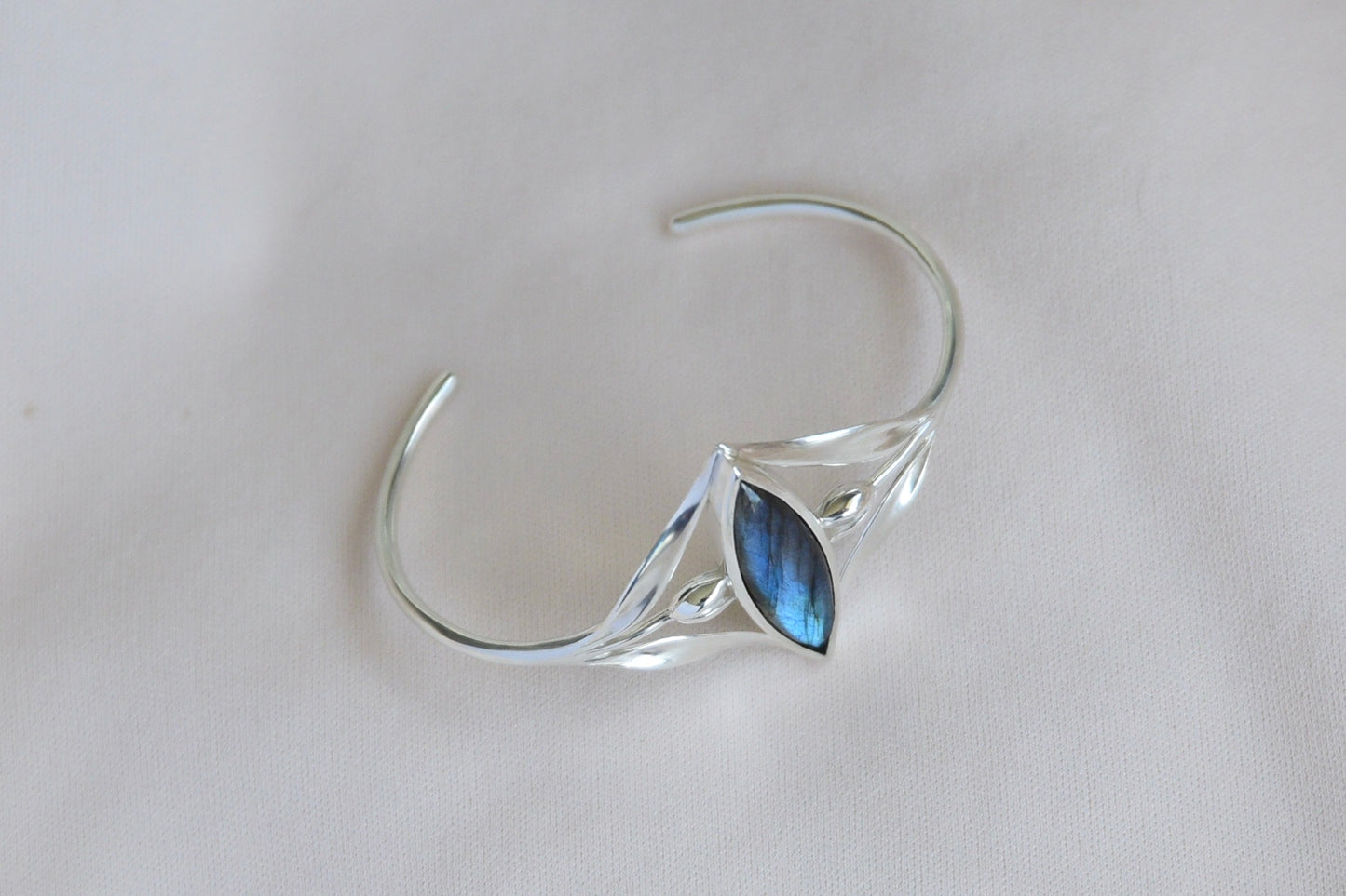Rhea Tulip Cuff - Labradorite