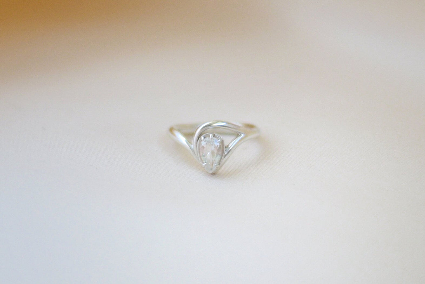 Solaris Ring - White Topaz