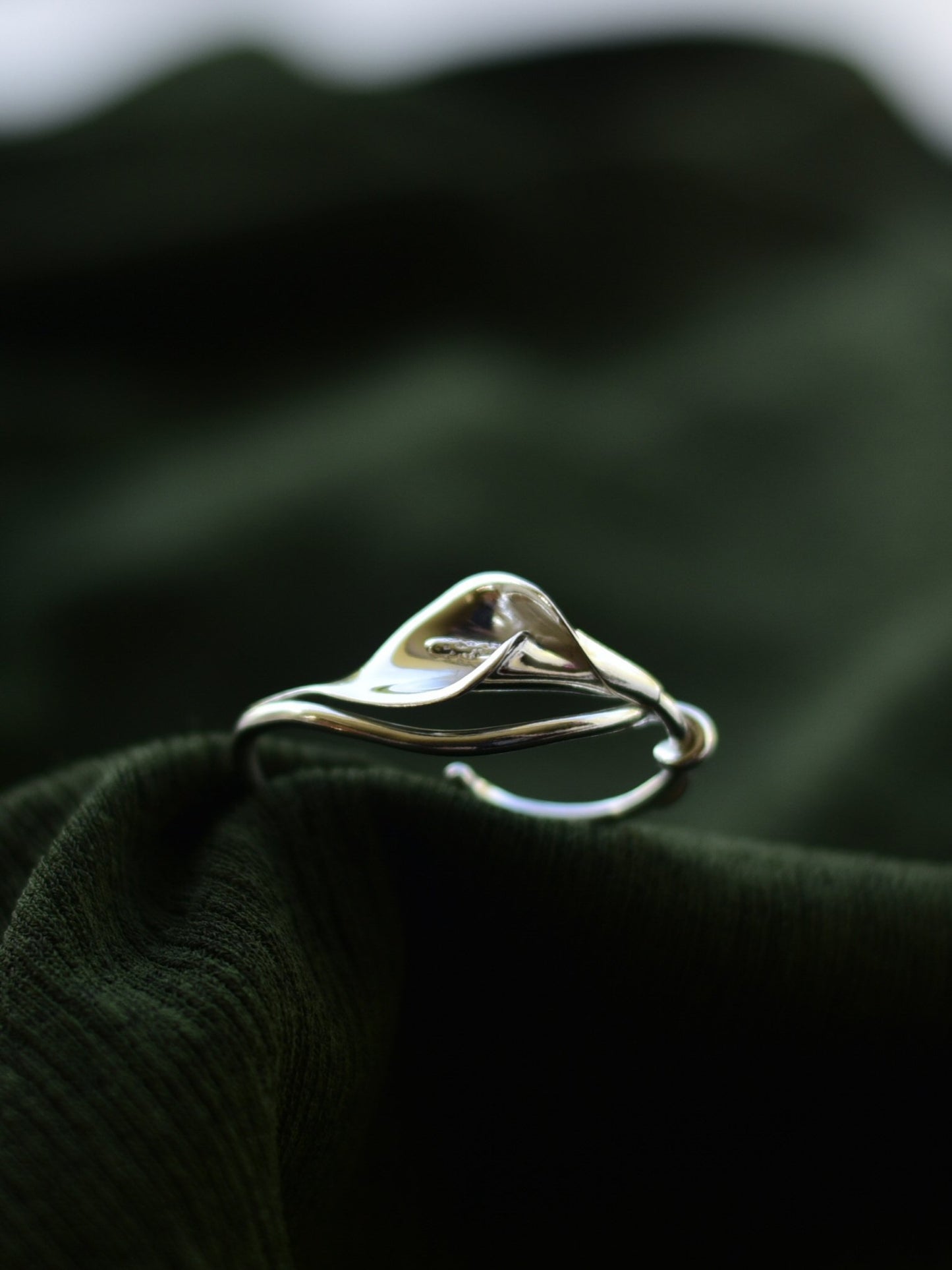 Entwined Lily Double Finger Ring