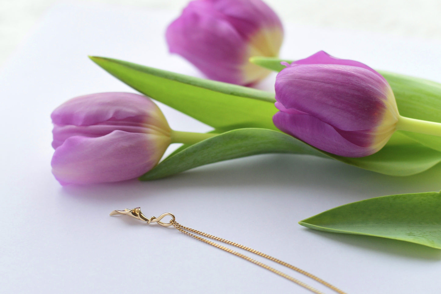 Entwined Lily Pendant - Gold