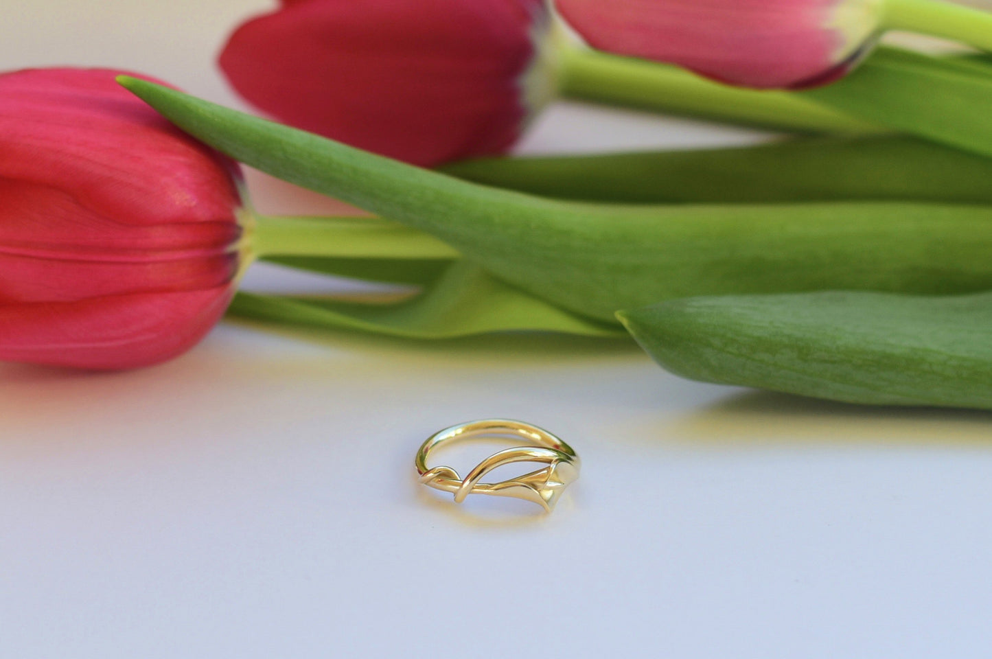 Entwined Lily Ring - Gold