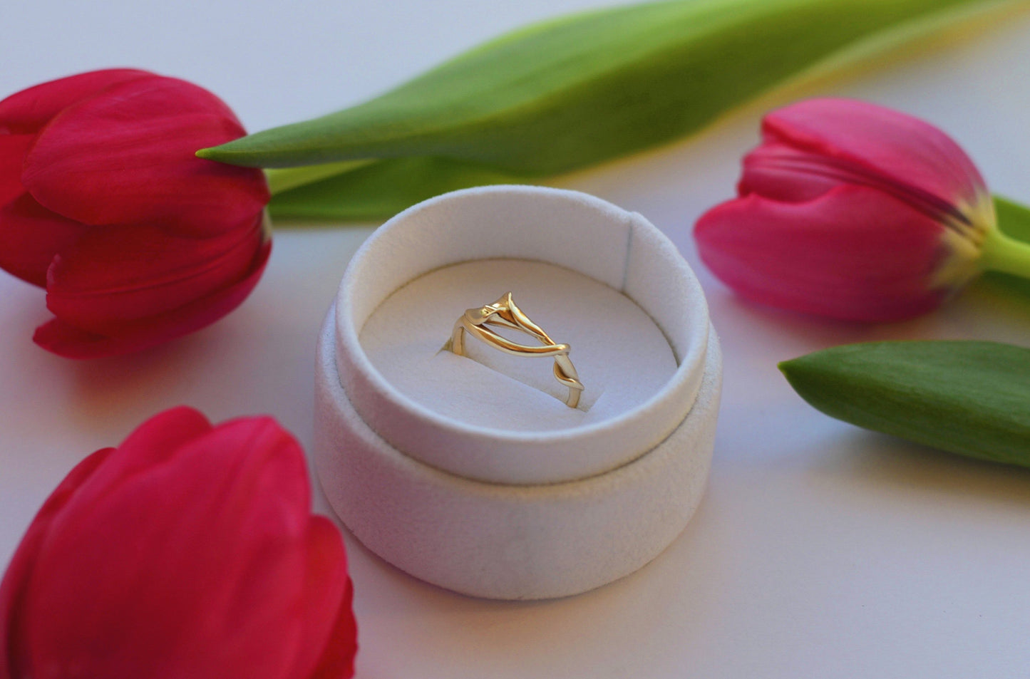 Entwined Lily Ring - Gold