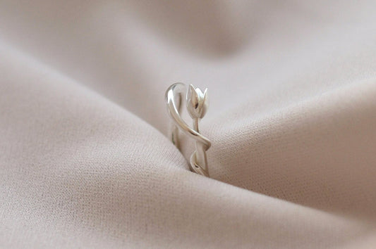 Entwined Tulip Ring