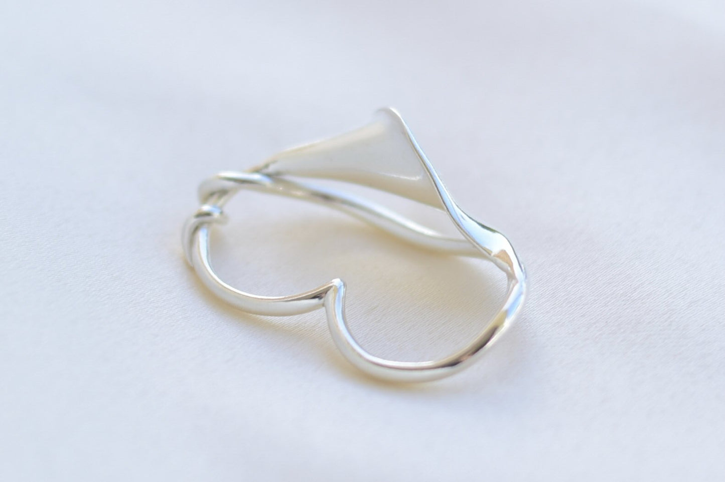 Entwined Lily Double Finger Ring